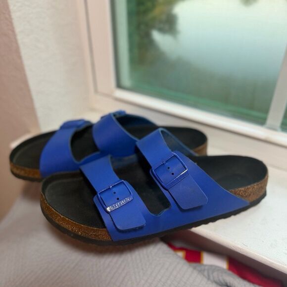 Birkenstock Men’s Arizona Sandals in Ultra Blue with Black Soles Size 44 main image 5